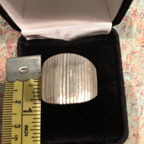 Sterling Silver Etched Wide Band Ring Sz 8.5 - Picture 7 of 7